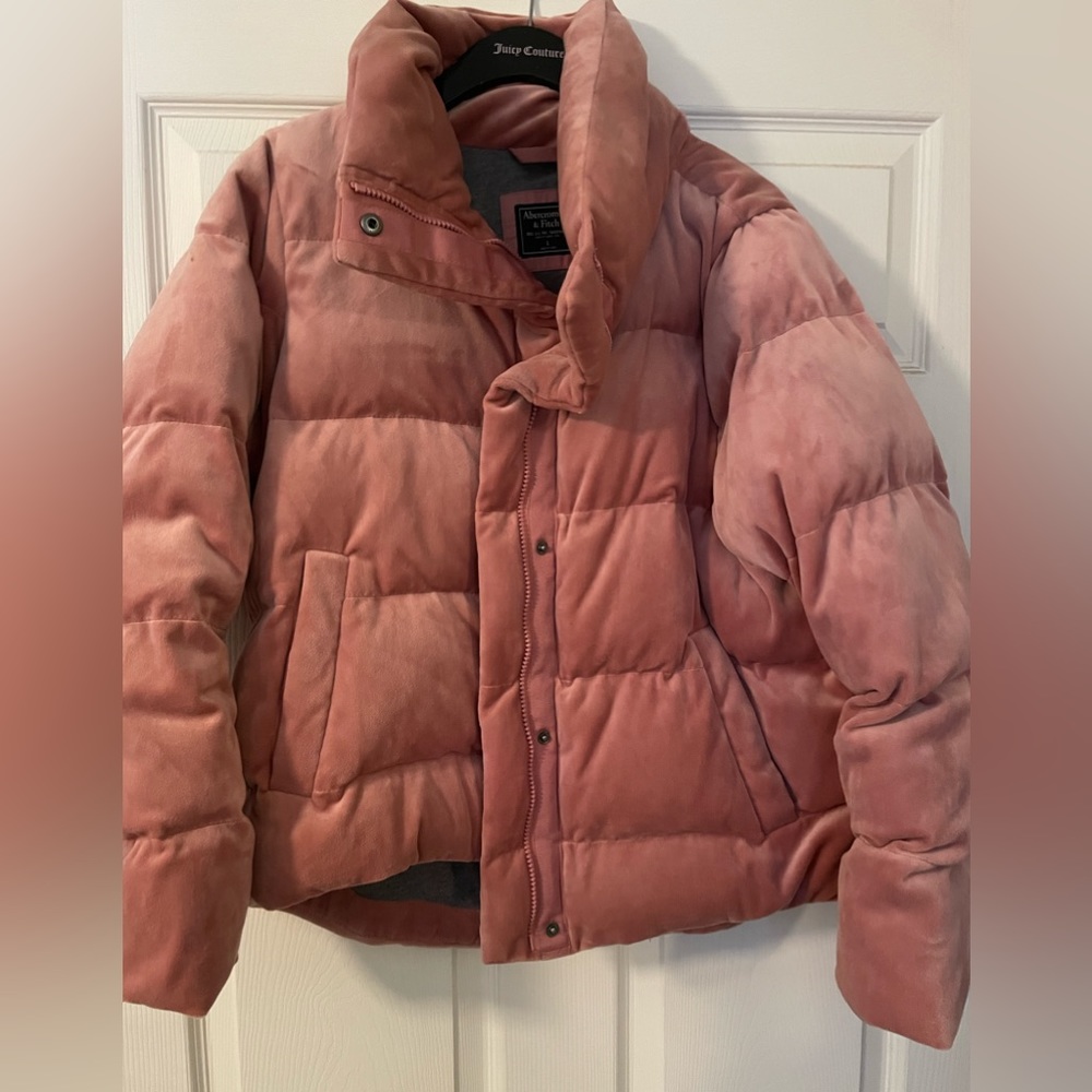 Abercrombie women’s pink velour puffer jacket large